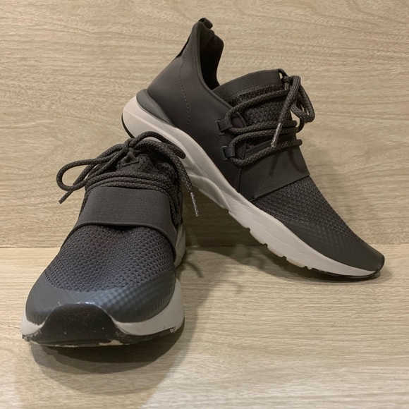 Fabletics Zumo Sneakers - Picture 9 of 12